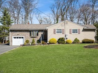 70 Glendale Ave, Livingston, NJ 07039