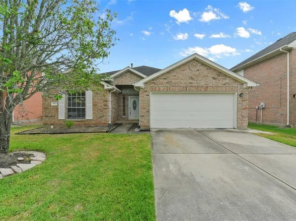 1211 Peacham Ct, Fresno, TX 77545