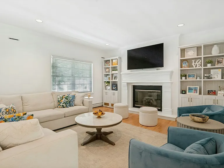 575 Washington Ave — Photo 7