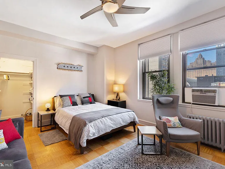 250 S 13th St #8F — Photo 1