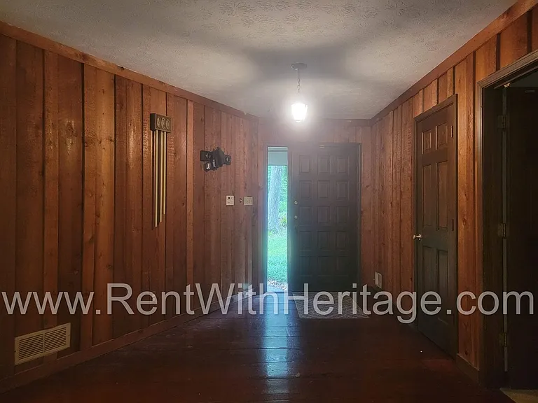 1050 Flamingo Dr — Photo 7