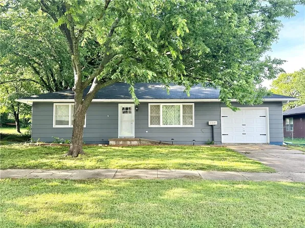 408 W Dakota St, Butler, MO 64730