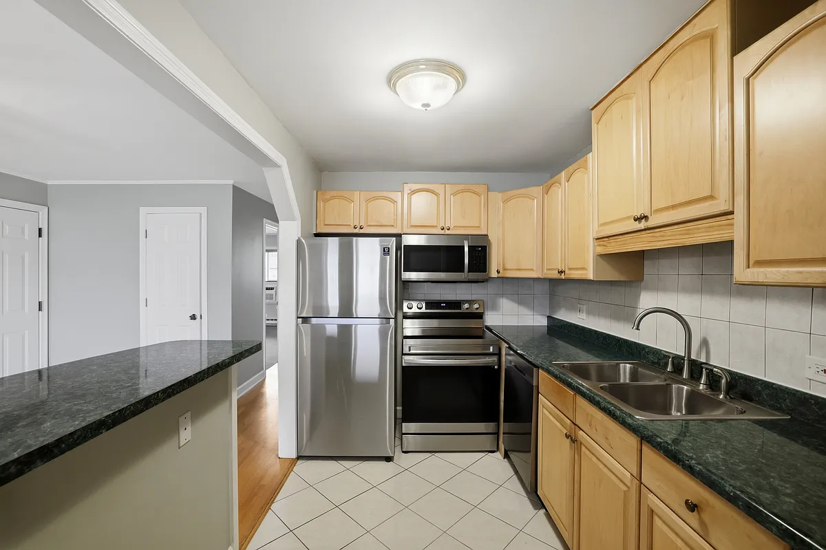 Building Photo - 2413 Randall Ln #3B