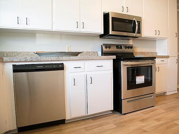 5th image of 924 E Glendale St