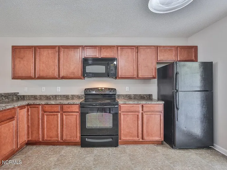 4001 Banister Loop — Photo 12