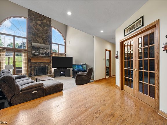 5th image of 1366 Castalia Dr