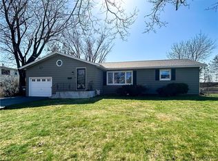 212 Avery Dr, North Syracuse, NY 13212