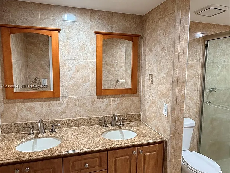 4705 SW 62nd Ave #104 — Photo 7