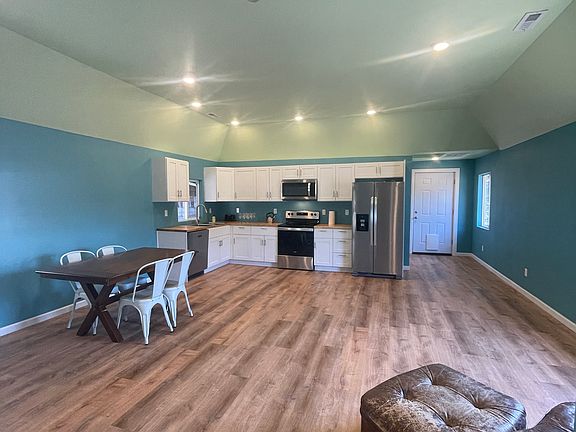 3rd image of 952 Wind River Rd #1