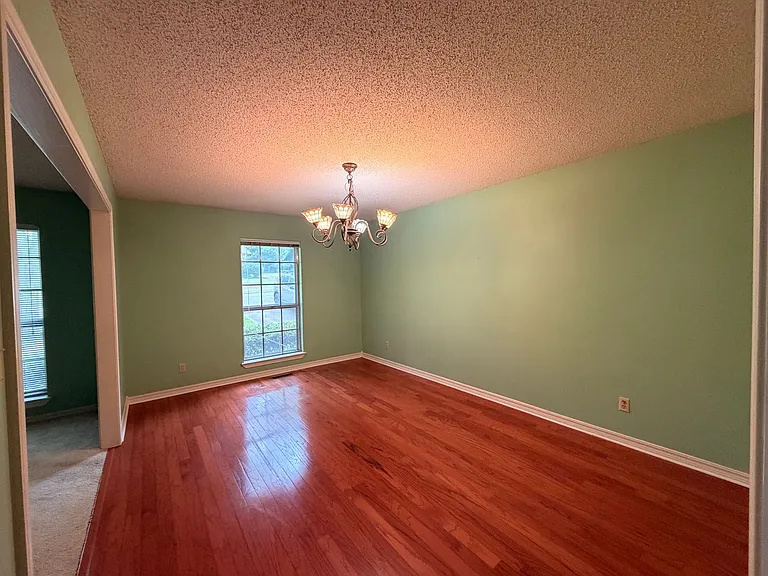 319 Tanglewood Dr — Photo 7