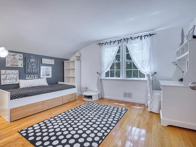 31 Shepard Way — Photo 20