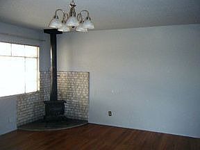 3rd image of 818 N Butler Ave