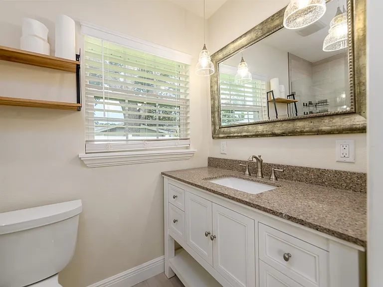1661 Algonquin Dr — Photo 14