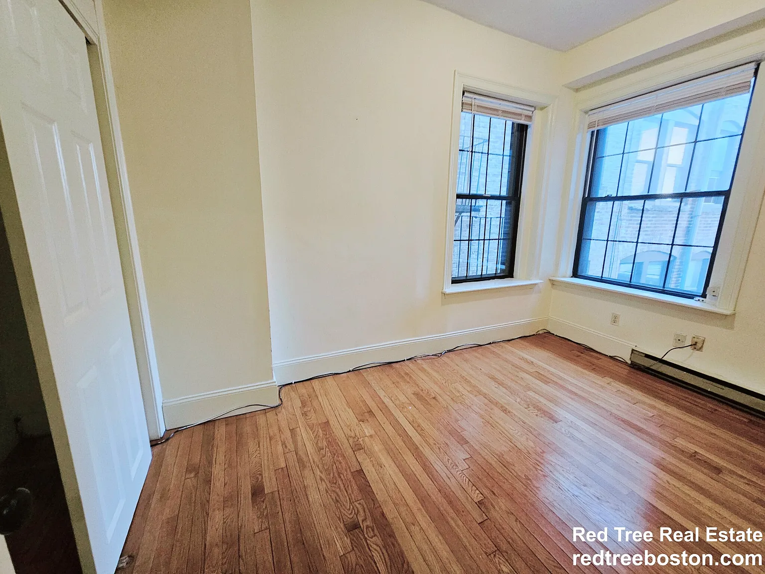 2 bed, 850 sqft, $4,050 — Photo 3
