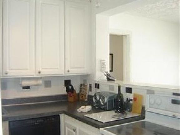 3rd image of 132 Edgewood Dr