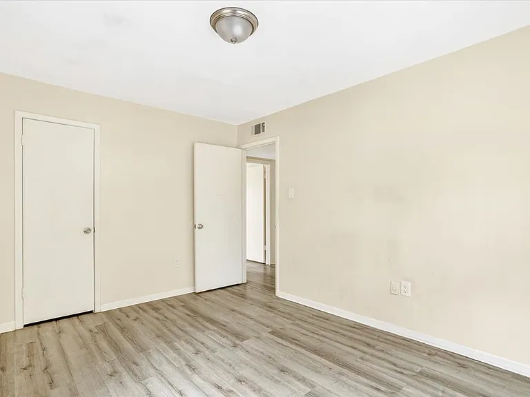 5340 Laroche Ave #4 — Photo 11