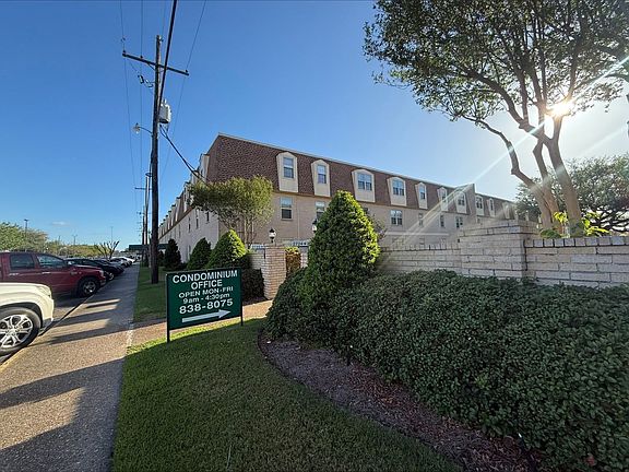 2nd image of 2724 Whitney Pl APT 229