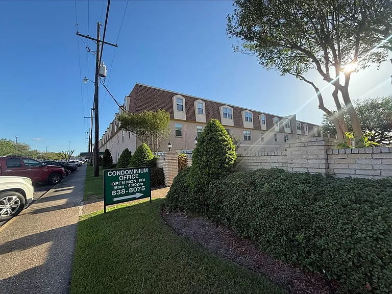 2724 Whitney Pl #229 — Photo 2