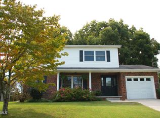 1324 Chipwood Cir, Knoxville, TN 37932