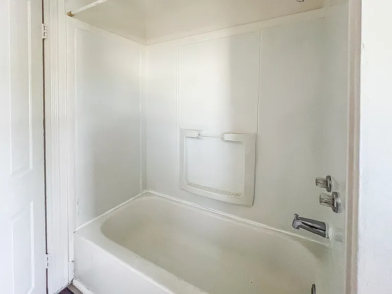 1005 Maplewood Ave — Photo 13