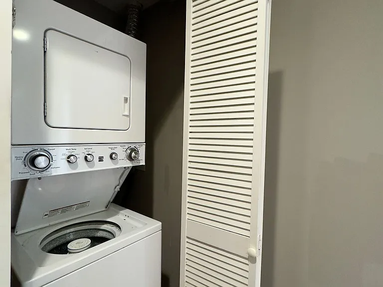 Apartment Units with In-Unit Laundry in Mt Vernon, Baltimore, MD! — Photo 10