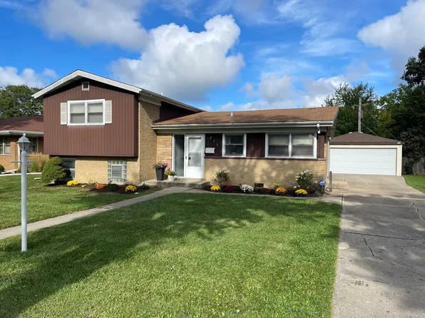 226 Briar Dr, Wilmette, IL 60091