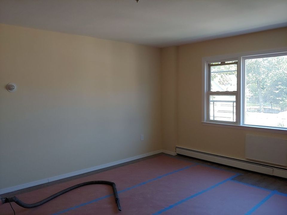 2nd image of 8647 164th St APT 4D