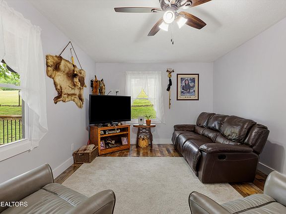 5th image of 11862 Roberson Springs Rd