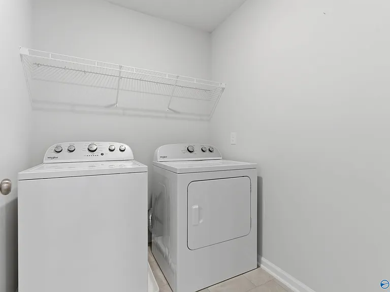 212 Paladin St — Photo 16