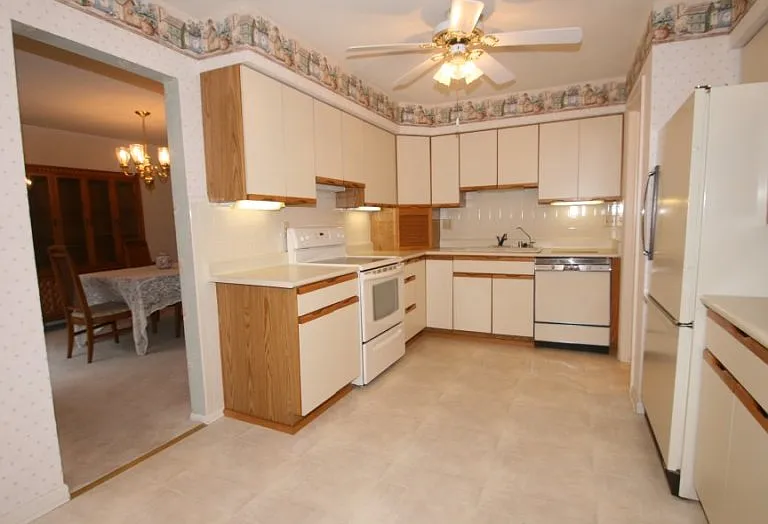 W Bluemound Rd — Photo 3