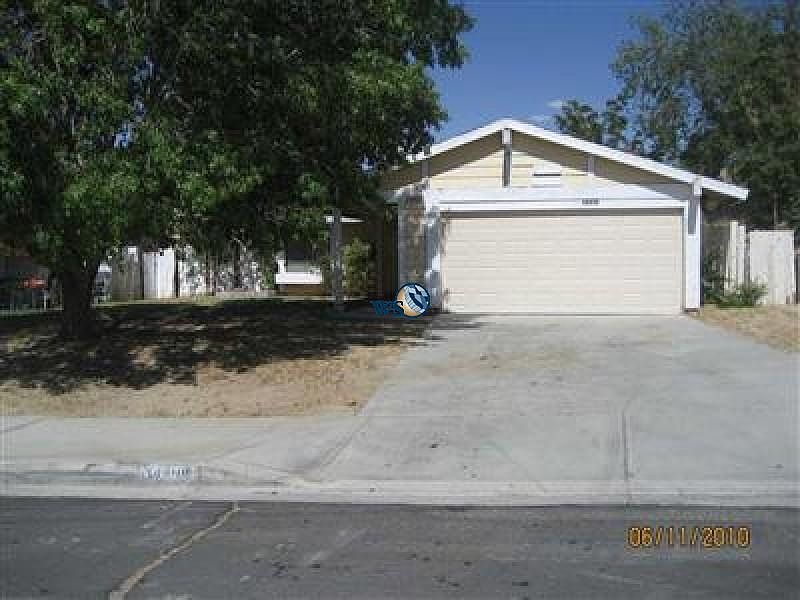 Cozy 2-bedroom Home in Victorville