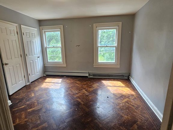 2nd image of 136 Dubois St APT 3