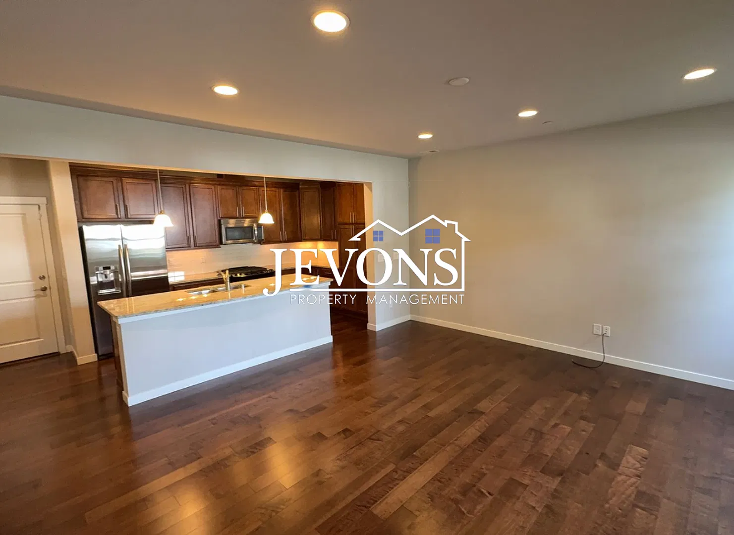 $500 Off First Month's Rent! 3 Bed/2.5 Bath Townhouse - W/D included with garage parking — Photo 3