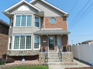 5931 S Nagle Ave, Chicago, IL 60638