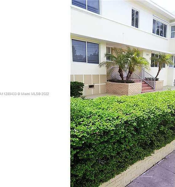 1st image of 2880 Pine Tree Dr APT 9