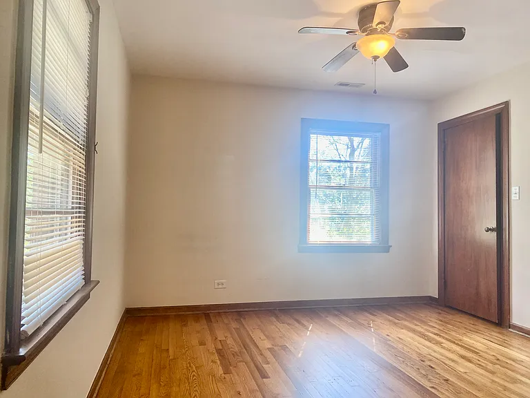 101 E Club Blvd #B — Photo 9