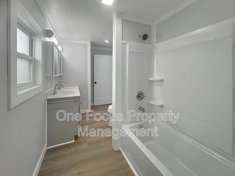 16 N Jones St — Photo 6