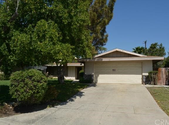 2nd image of 17388 El Molino St