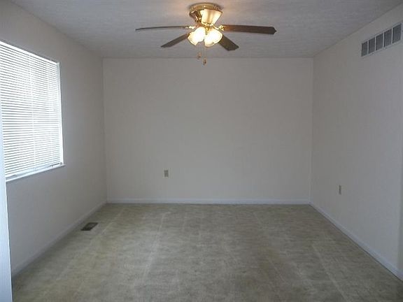 4th image of 1109 Shadelawn Dr