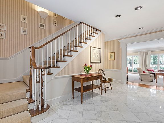 4th image of 970 E Deerpath Rd