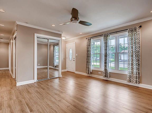 2nd image of 965 Shelbourne Ct