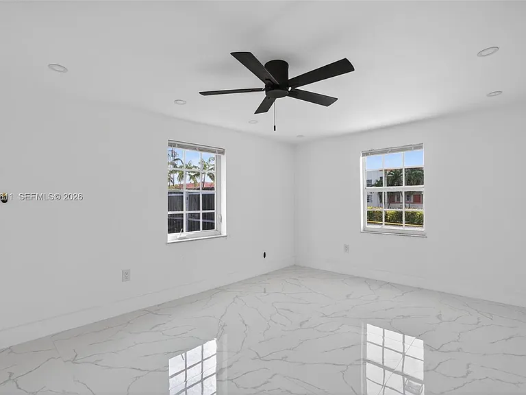 1920 SW 67th Ave — Photo 24