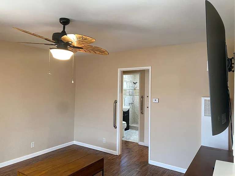 5506 W Adams Blvd #3 — Photo 6