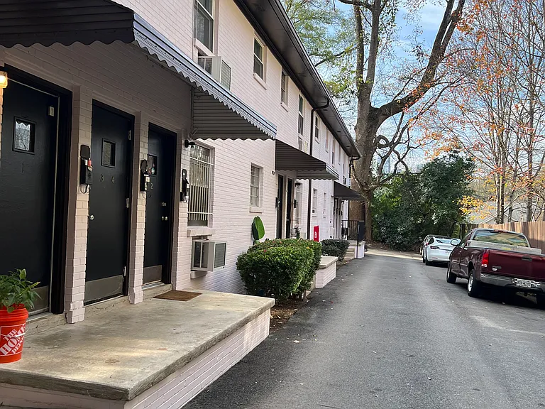 860 Monroe Dr NE #9 — Photo 10