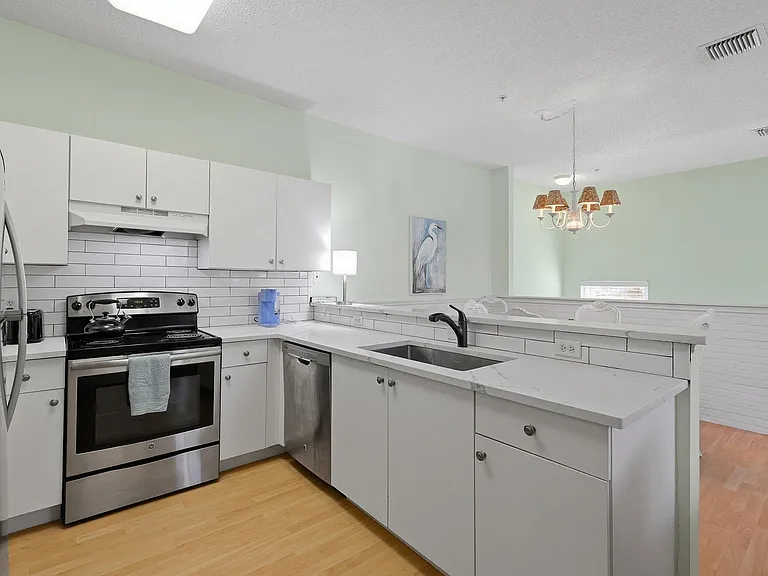 114 Lighthouse Cir #J — Photo 7
