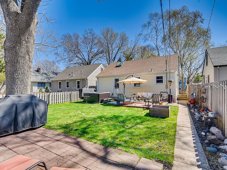 1st image of 3118 Hayes St NE