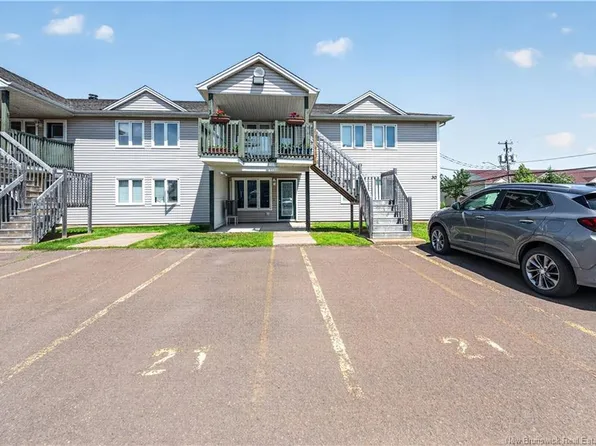 30 Grant St #21, Moncton, NB E1A 3R4