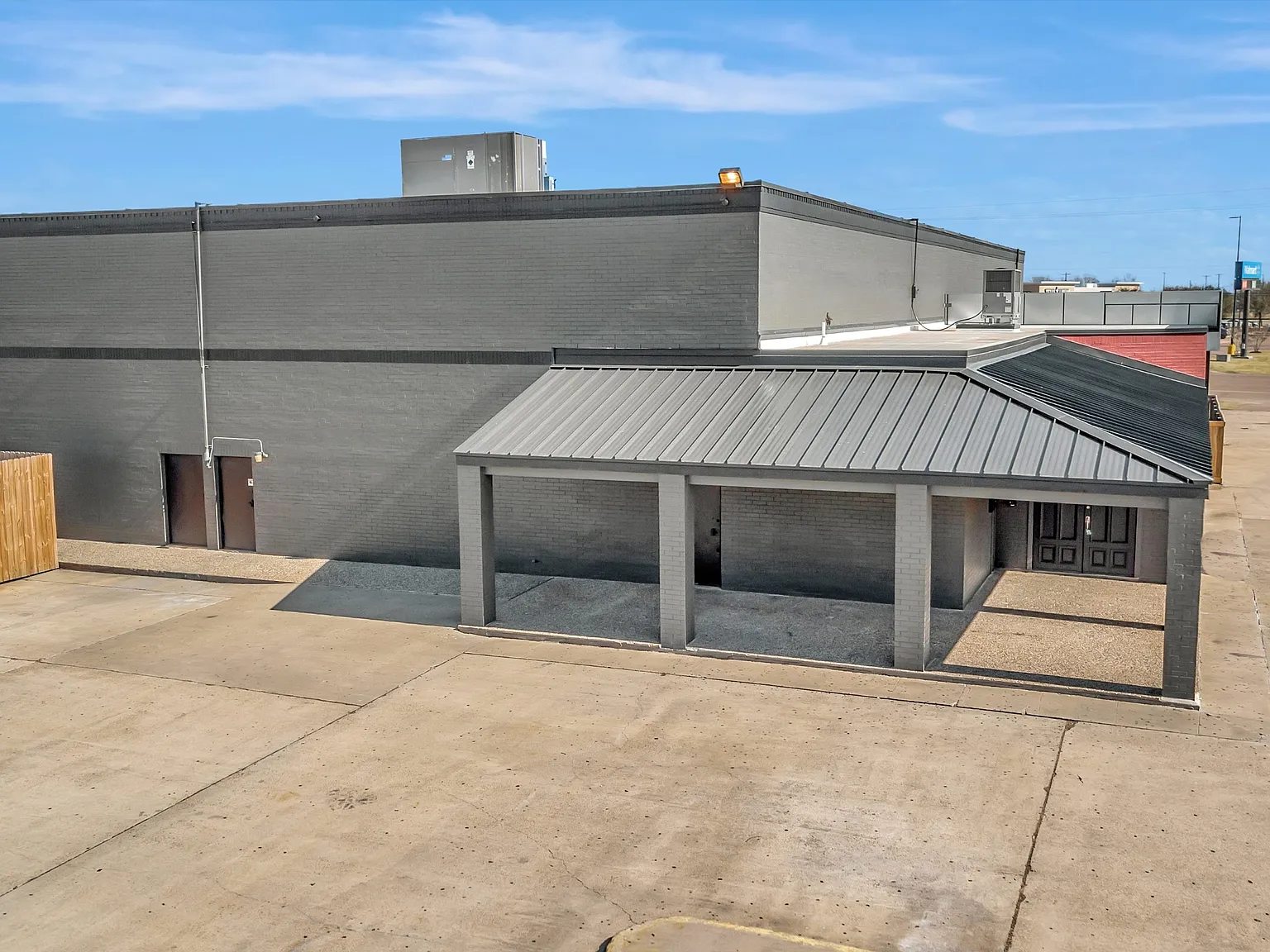 Houston Hwy Retail Center - 4106 — Photo 2