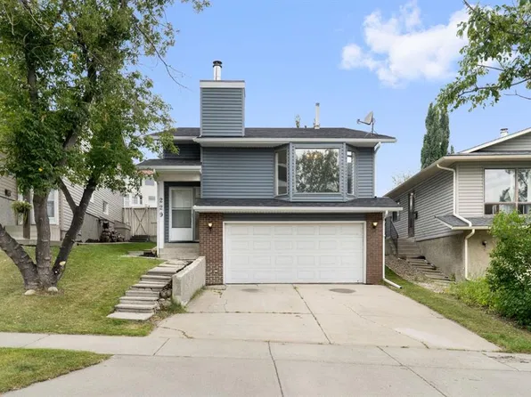229 E Macewan Glen Dr NW, Calgary, AB T3K 2G5