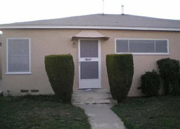 2 bed, 1000 sqft, $2,200 — Photo 4
